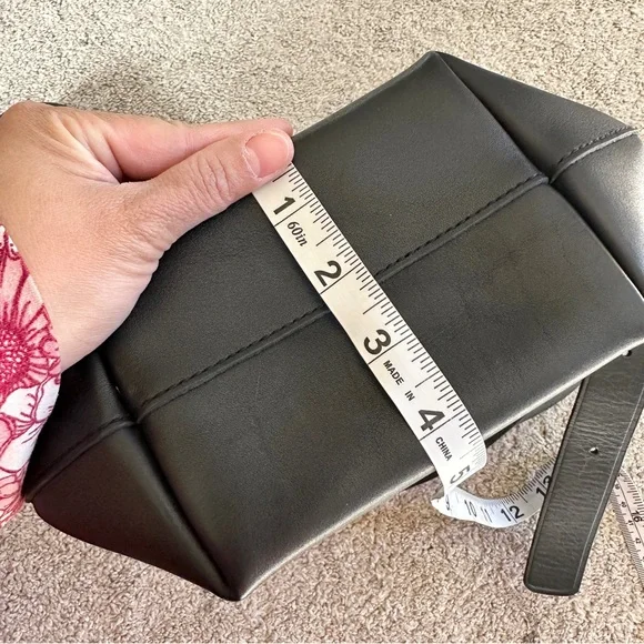 NWT Madewell Women’s The Essential Mini Bucket Tote Bag Crossbody Leather Black - Picture 16 of 16